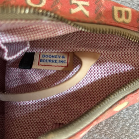 Dooney & Bourke Y2K Red Coated Leather Signature Shoulder Bag - Picture 9 of 10